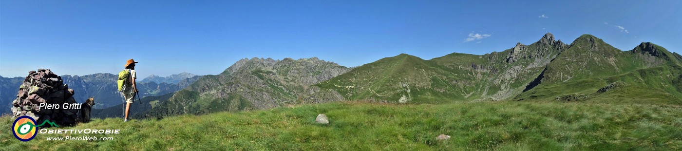 33 Dall'Avaro ora saliamo alla Bocchetta Triomen e al Tribortoi (a dx nella foto).jpg